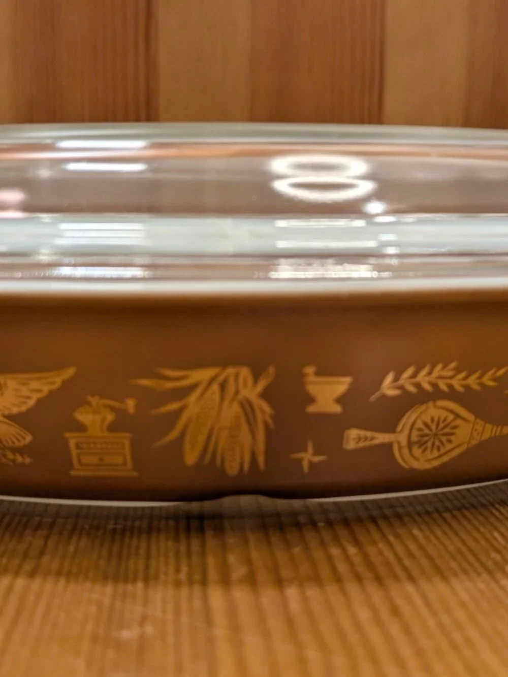 Vtg Pyrex EARLY AMERICAN HERITAGE Divided Casserole Dish 1.5 Qt w/945C Lid - EUC